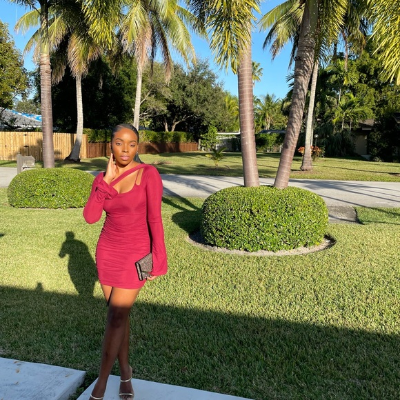 Oh Polly- MIDNIGHT ALLURE LONG SLEEVE MINI DRESS IN RED (Size 6) - Picture 2 of 4